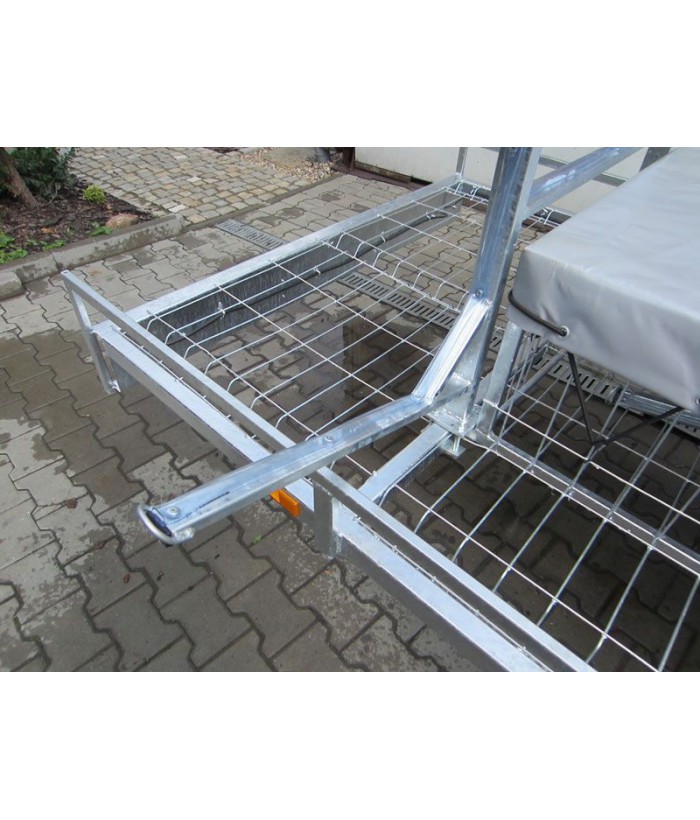 Steel wire mesh flooring for MASTER-TECH trailers